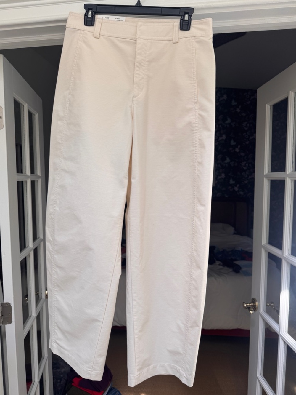 NWT: Uniqlo Jersey Barrel Pants - M - Off-White